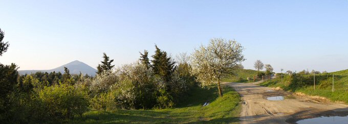 Panorama della Montagna di Ceotona dalla passeggiata sui Poggi di San Casciano